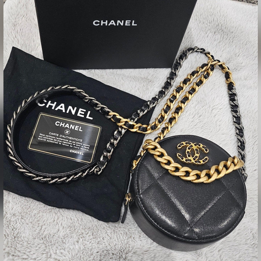 *Like New* Chanel 19 Round Clutch On Chain